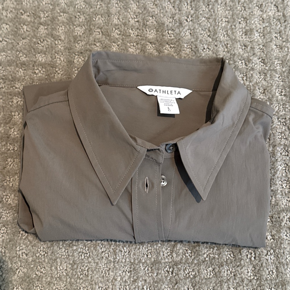 Athleta Midday Bubble Hem Shirt
Sz L Cropped button-down - Picture 7 of 7